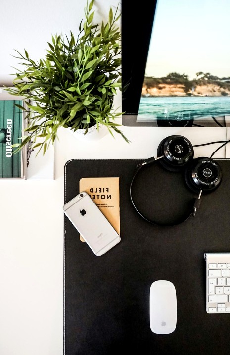 Shallow desk bins